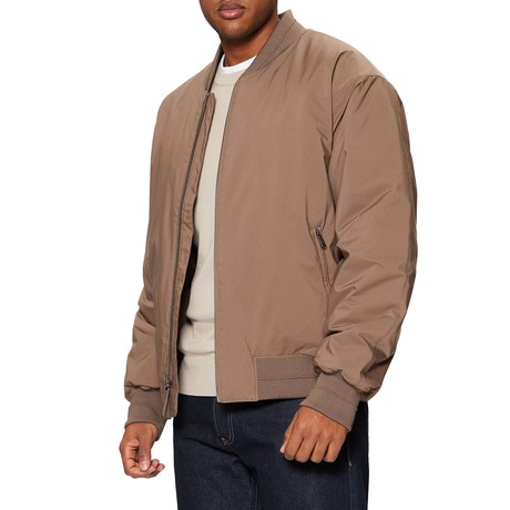 CALVIN KLEIN &mdash; 00040EM567