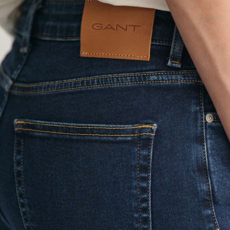 Джинсы Gant dark blue broken in &mdash; фотографии 2
