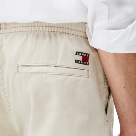 TOMMY JEANS DM0DM21944 - Newsprint - BERMUDAS UND SHORTS - Image 3