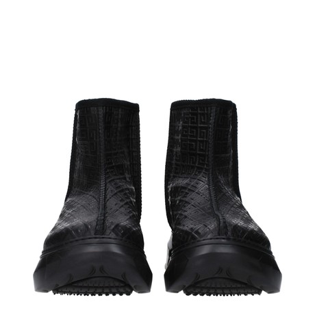 F82438