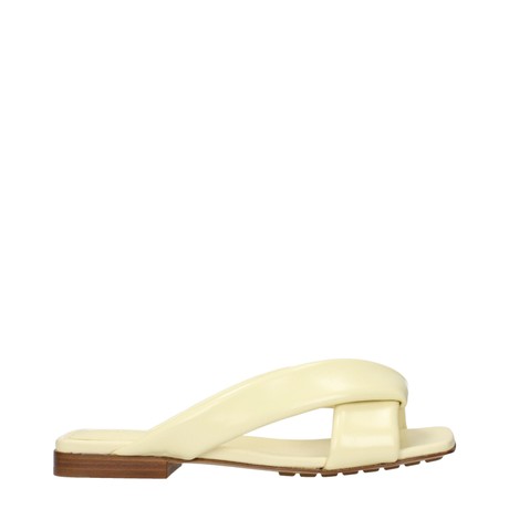 BOTTEGA VENETA — F84648