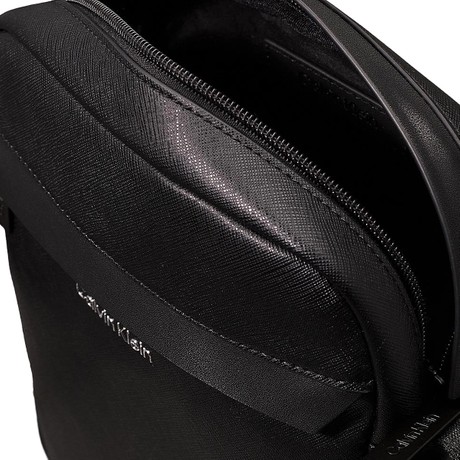 CALVIN KLEIN K50K511853 - Ck Black Saffiano - VREČKE - Image 3