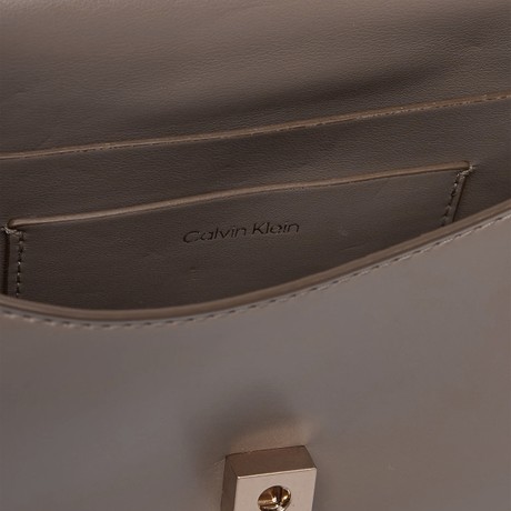 CALVIN KLEIN LV04F3421G - Desert Taupe - TOREBKI - Image 3