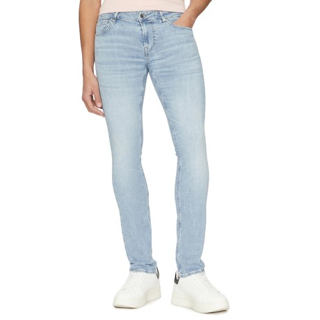 GUESS &mdash; M5GAN1