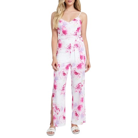 GUESS &mdash; Q4VD55