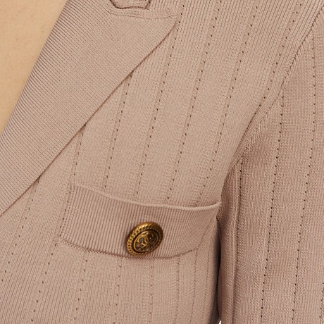 Pulls Guess wet sand &mdash; photo 3